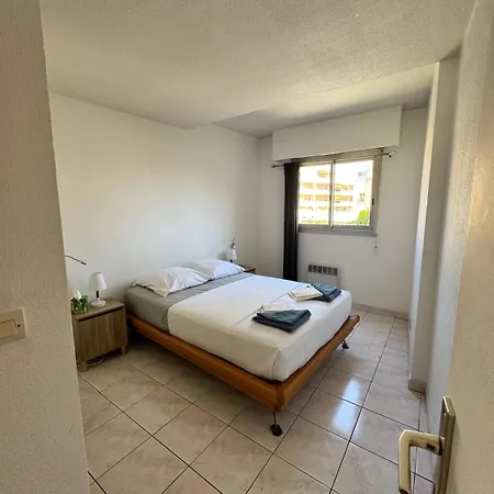 2pcs - Parking - Piscine *