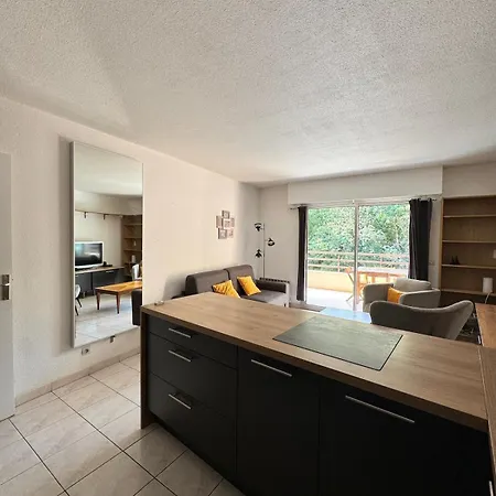2pcs - Parking - Piscine *