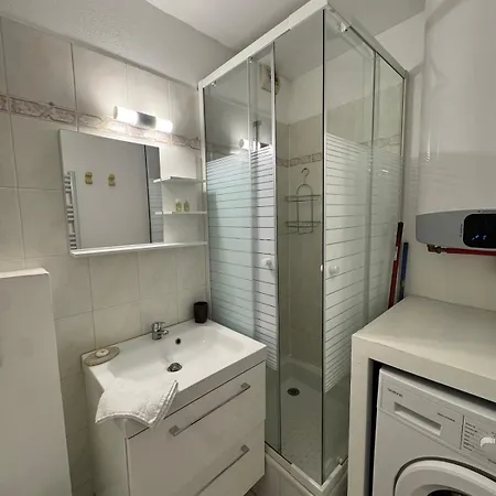 2pcs - Parking - Piscine