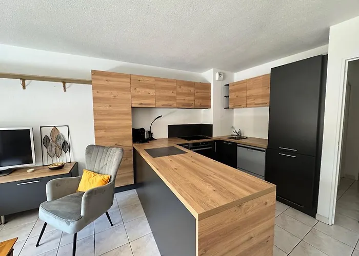 2pcs - Parking - Piscine Villeneuve-Loubet